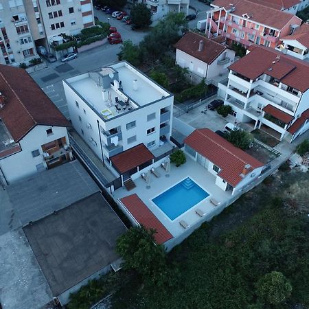 Apartment Zara - Luxury Apartment With Private Pool Esterno foto