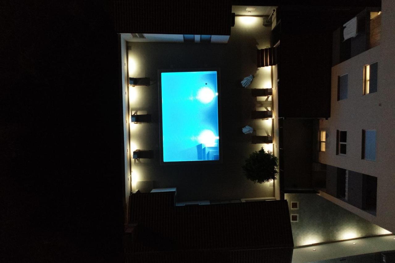 Apartment Zara - Luxury Apartment With Private Pool Esterno foto