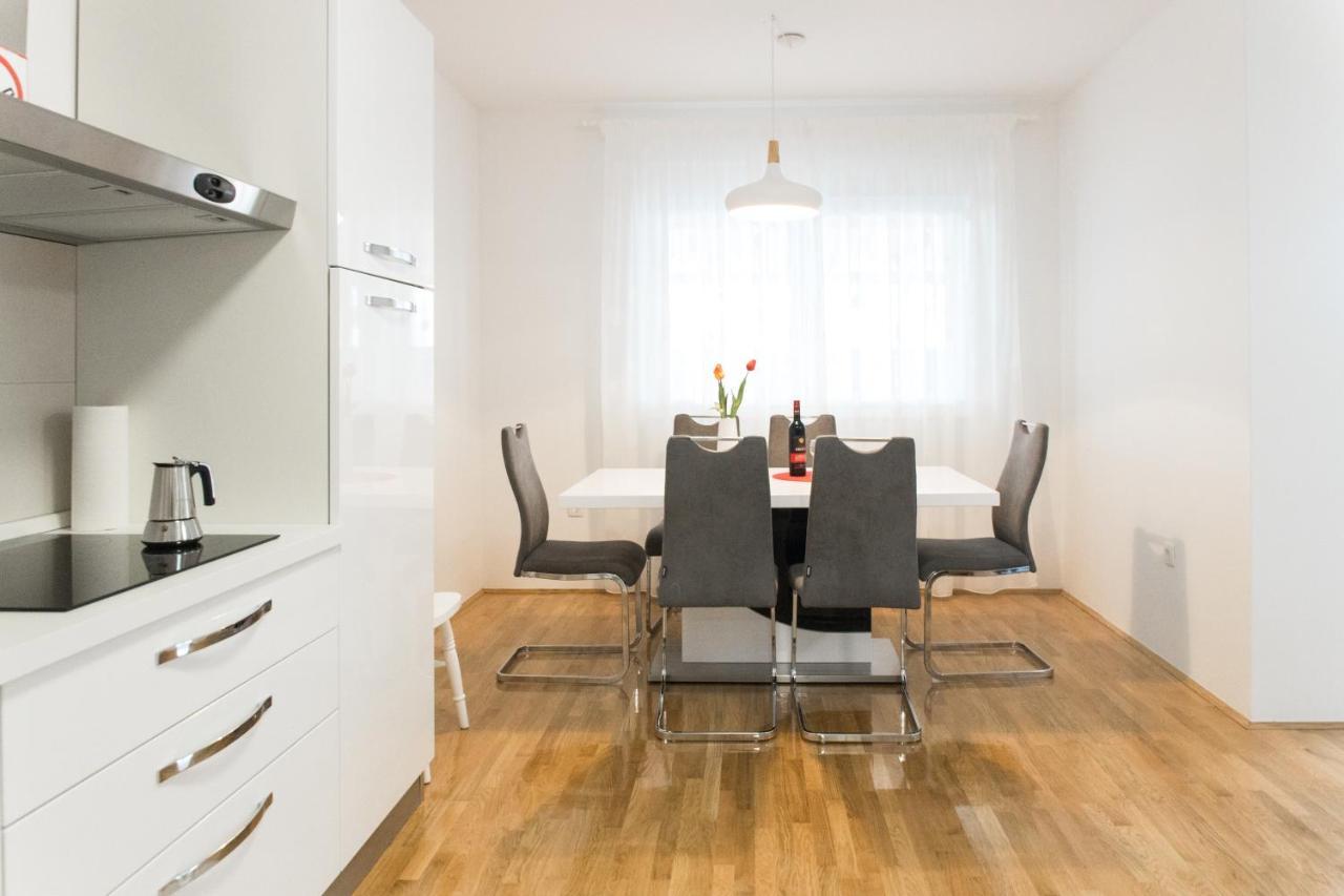 Apartment Zara - Luxury Apartment With Private Pool Esterno foto