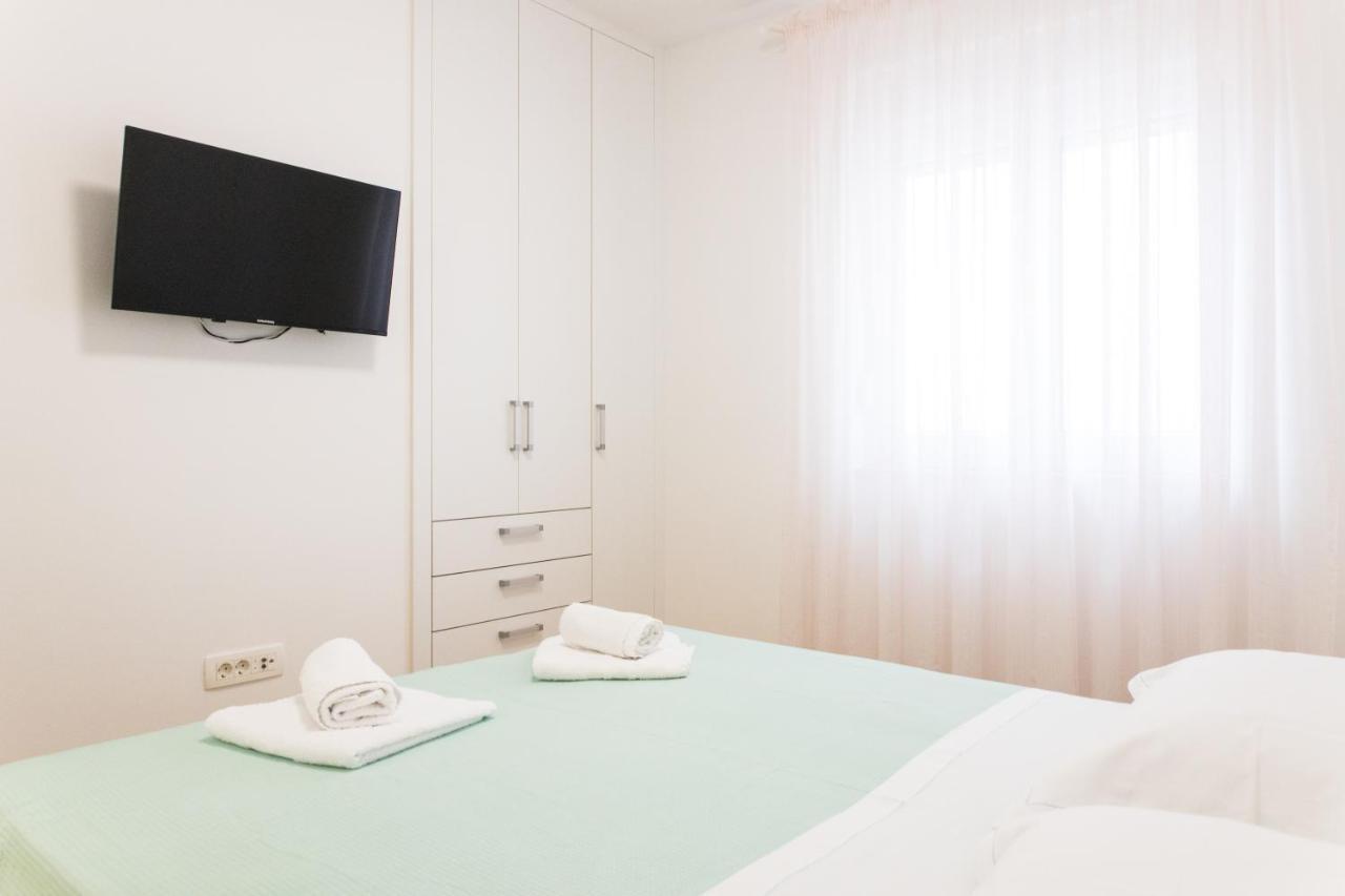 Apartment Zara - Luxury Apartment With Private Pool Esterno foto