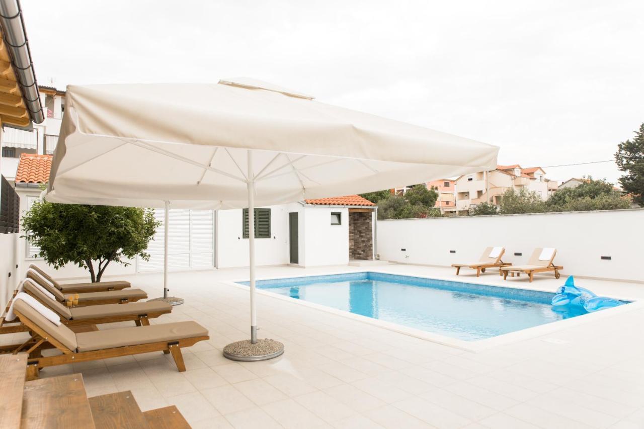 Apartment Zara - Luxury Apartment With Private Pool Esterno foto