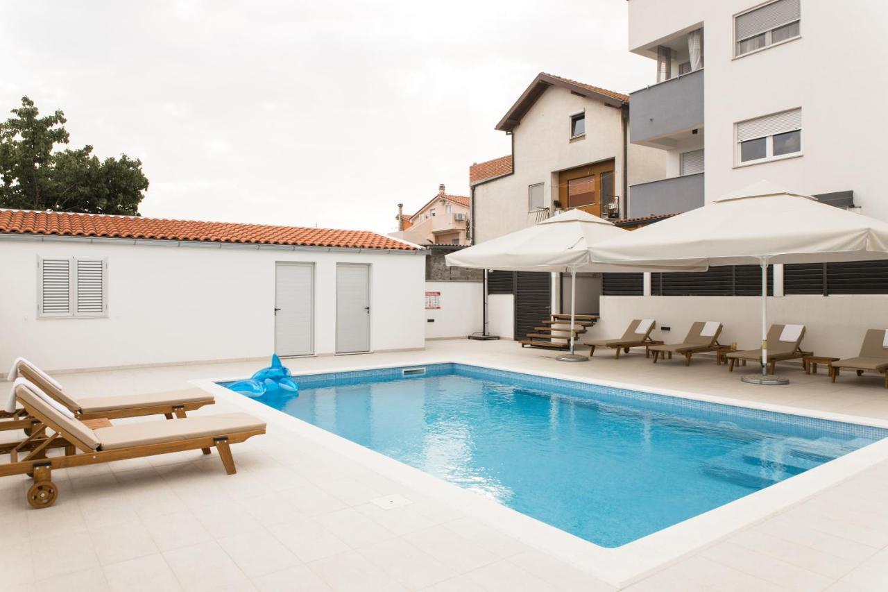 Apartment Zara - Luxury Apartment With Private Pool Esterno foto