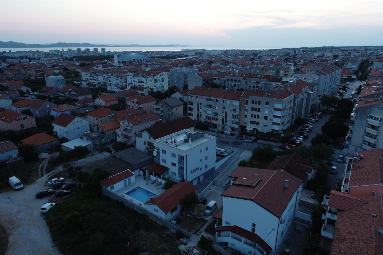 Apartment Zara - Luxury Apartment With Private Pool Esterno foto