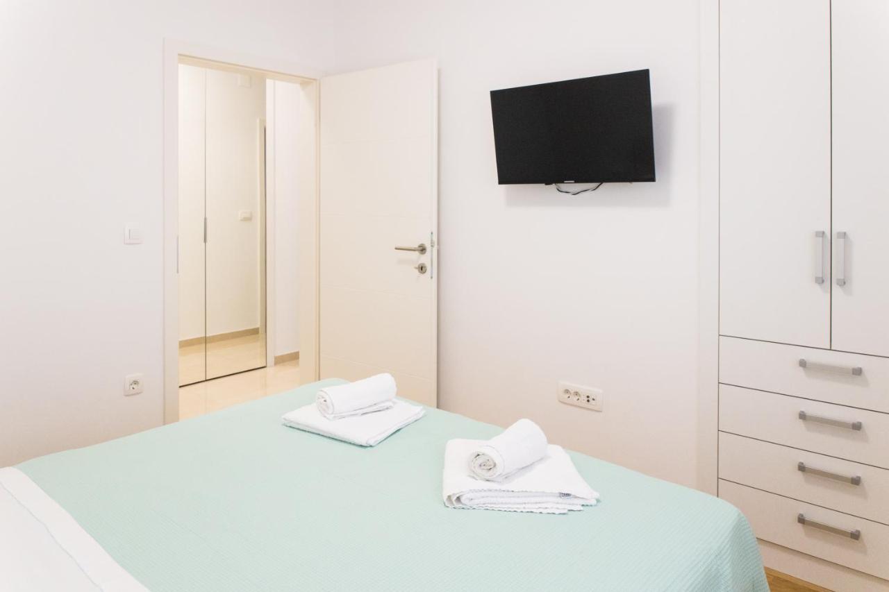 Apartment Zara - Luxury Apartment With Private Pool Esterno foto