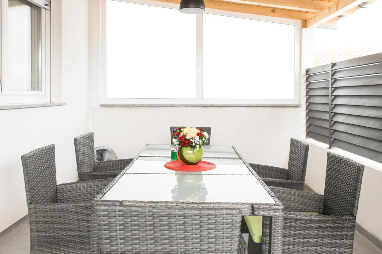 Apartment Zara - Luxury Apartment With Private Pool Esterno foto