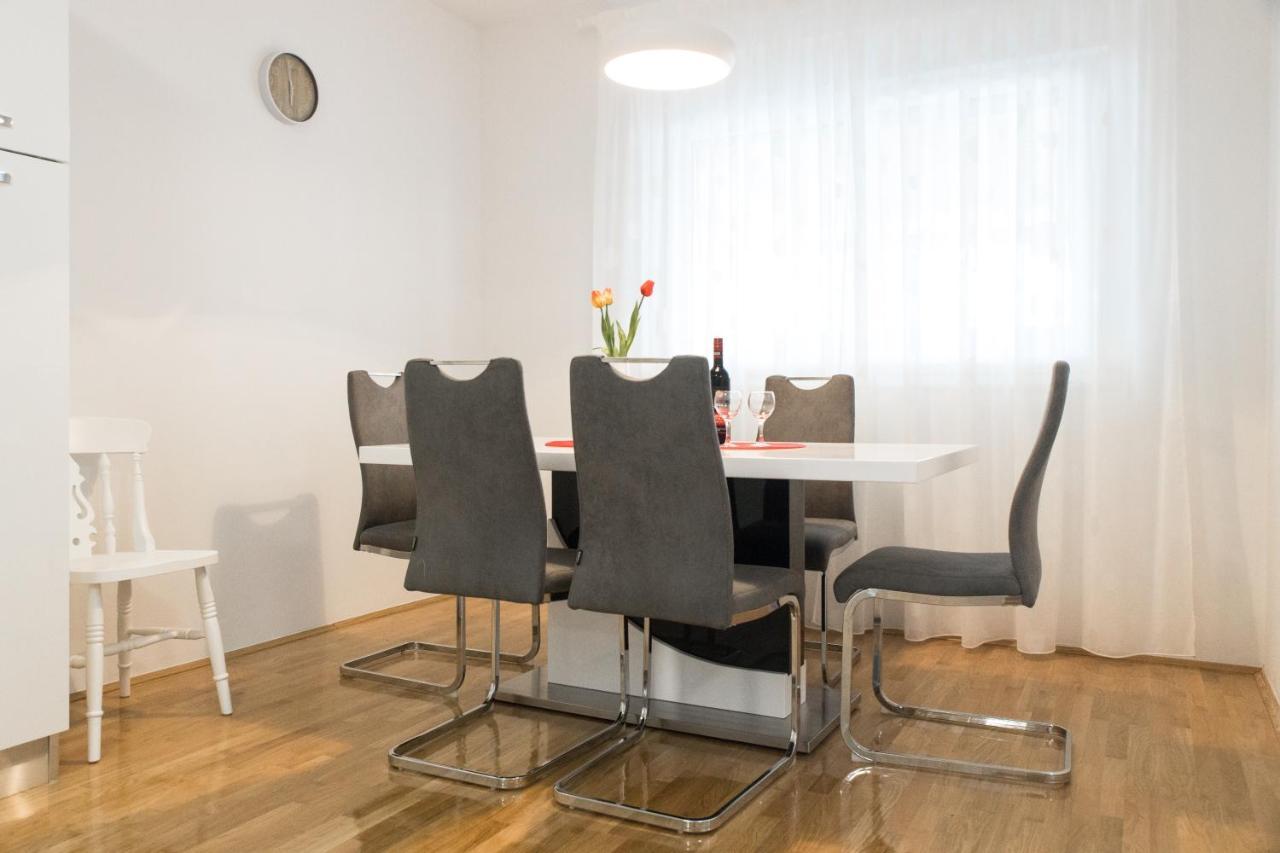 Apartment Zara - Luxury Apartment With Private Pool Esterno foto