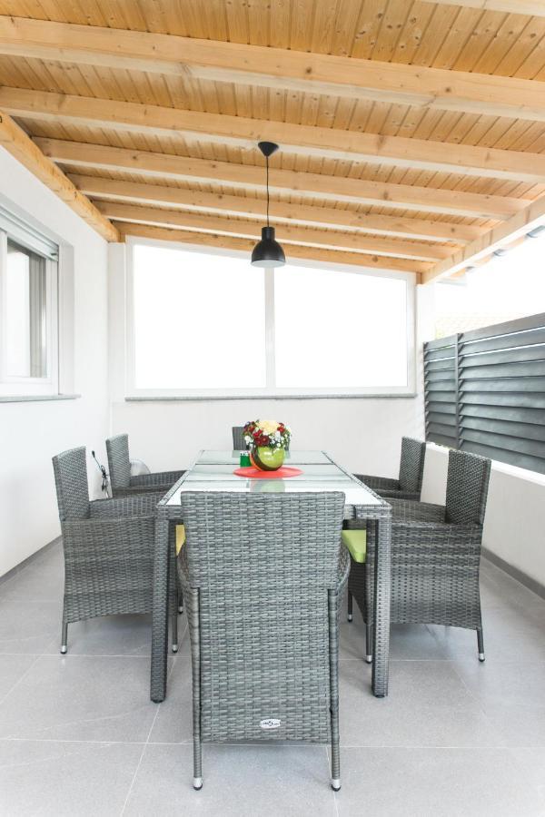 Apartment Zara - Luxury Apartment With Private Pool Esterno foto