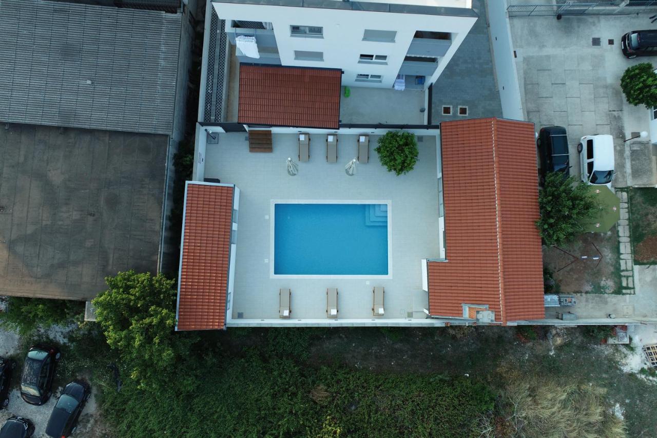 Apartment Zara - Luxury Apartment With Private Pool Esterno foto