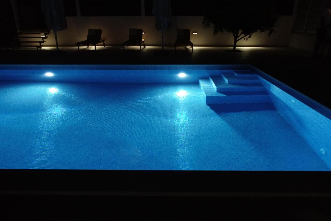 Apartment Zara - Luxury Apartment With Private Pool Esterno foto