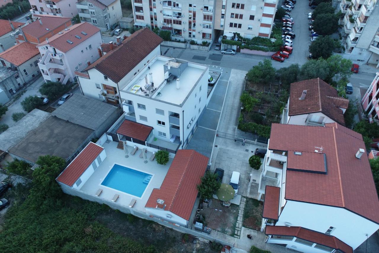 Apartment Zara - Luxury Apartment With Private Pool Esterno foto