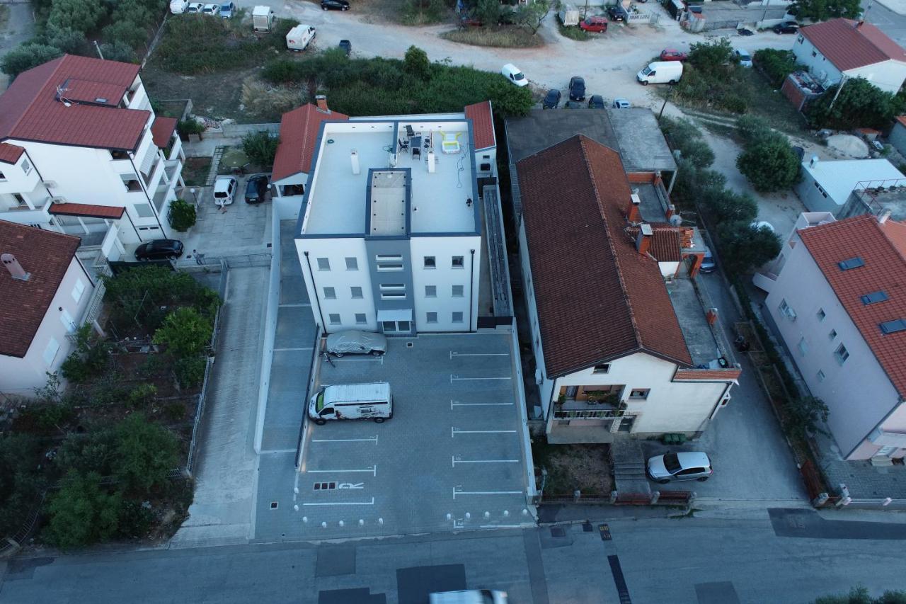 Apartment Zara - Luxury Apartment With Private Pool Esterno foto
